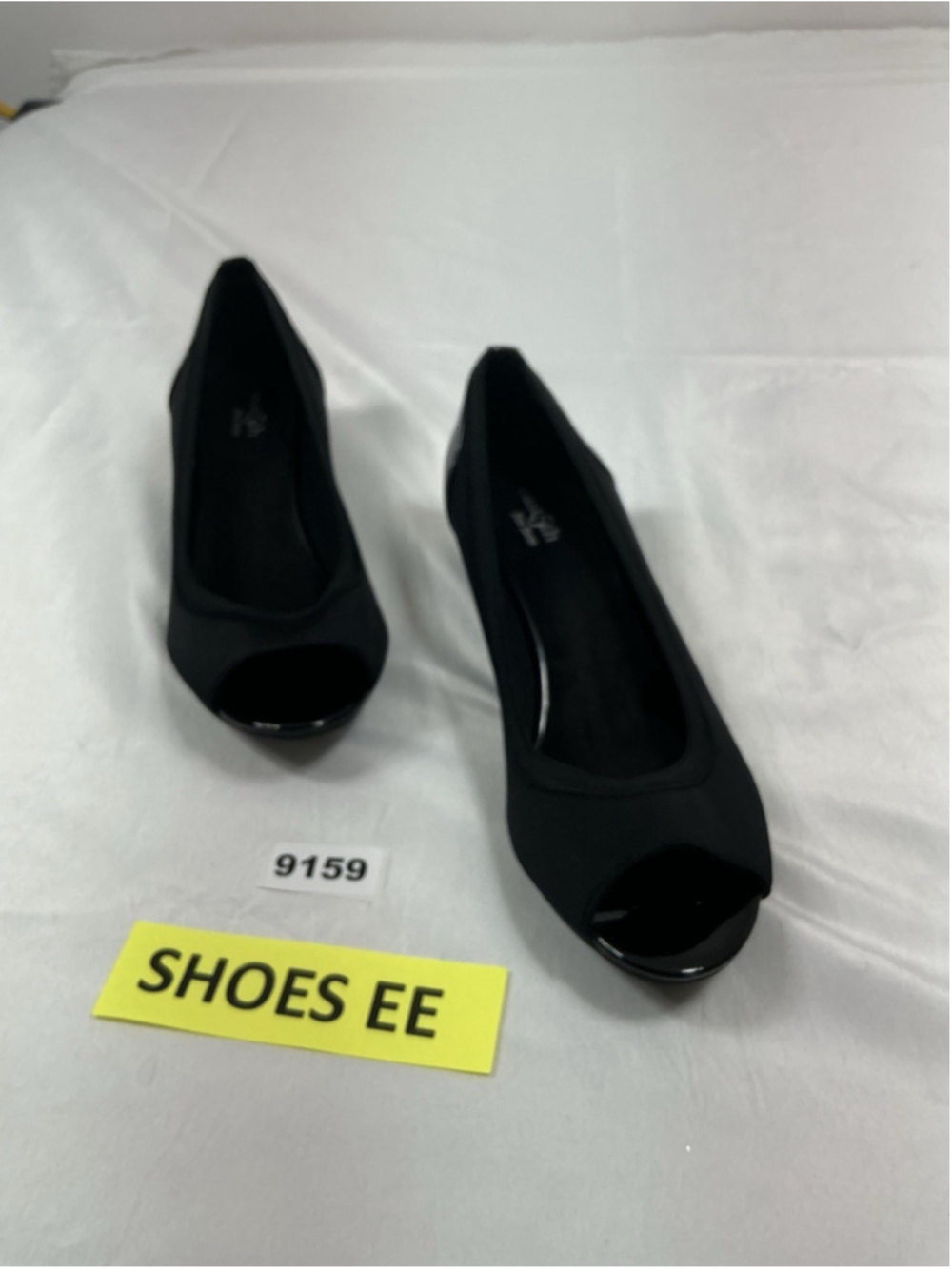 Womans East 5th Flex Form Slipon Peep Toe Pumps Size 9 M Black